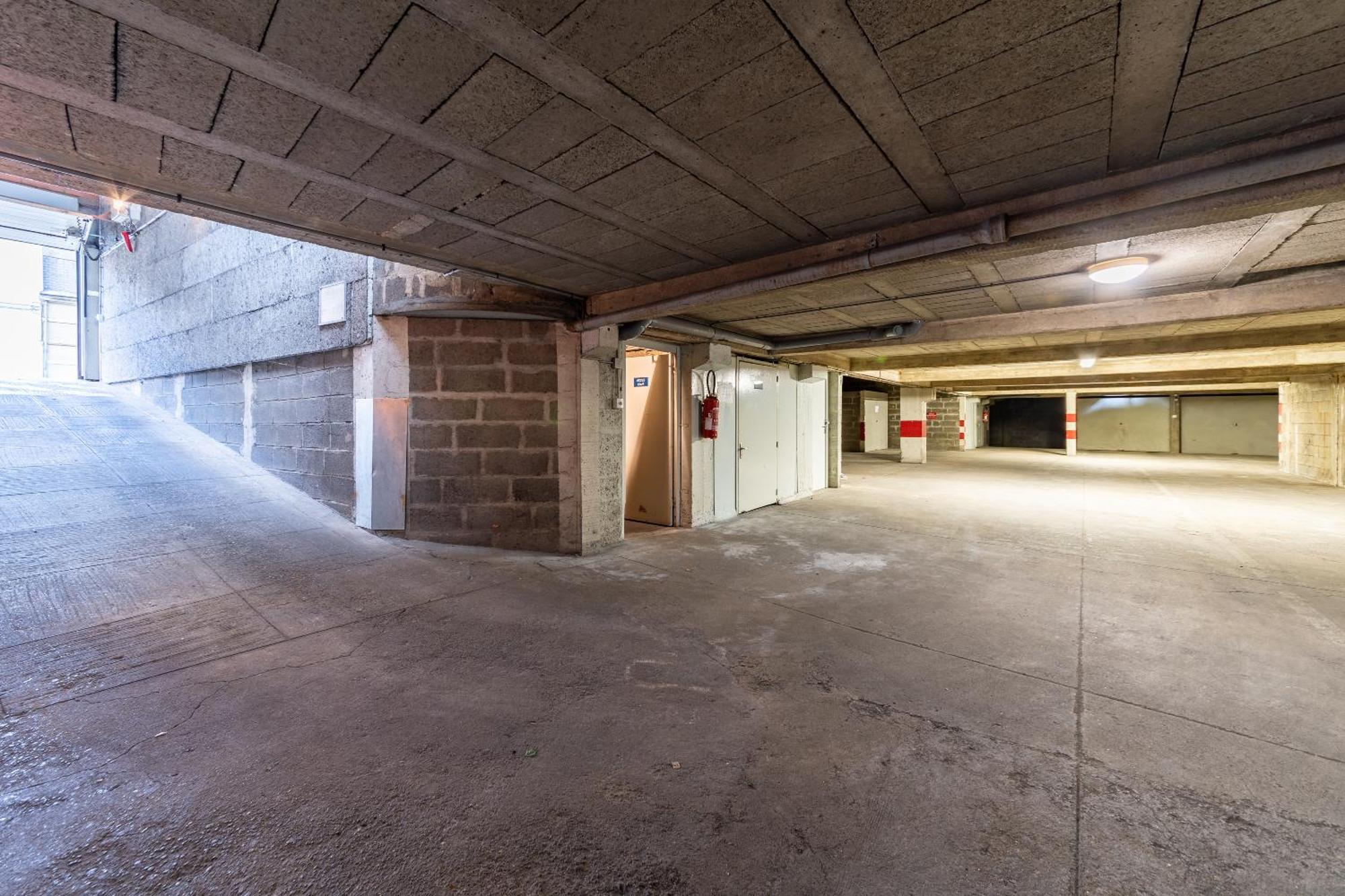 Appartement Cosy Avec Place De Parking Privee เลอม็องส์ ภายนอก รูปภาพ